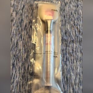 Snow duster makeup brush